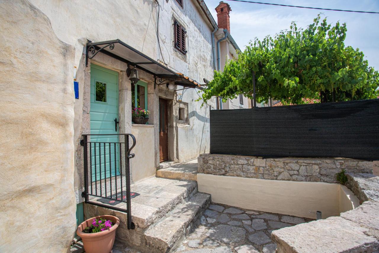 Parona Holiday Home Vrbnik Extérieur photo