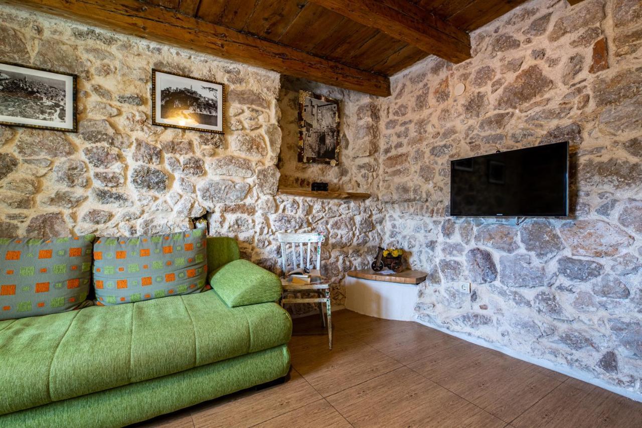Parona Holiday Home Vrbnik Extérieur photo