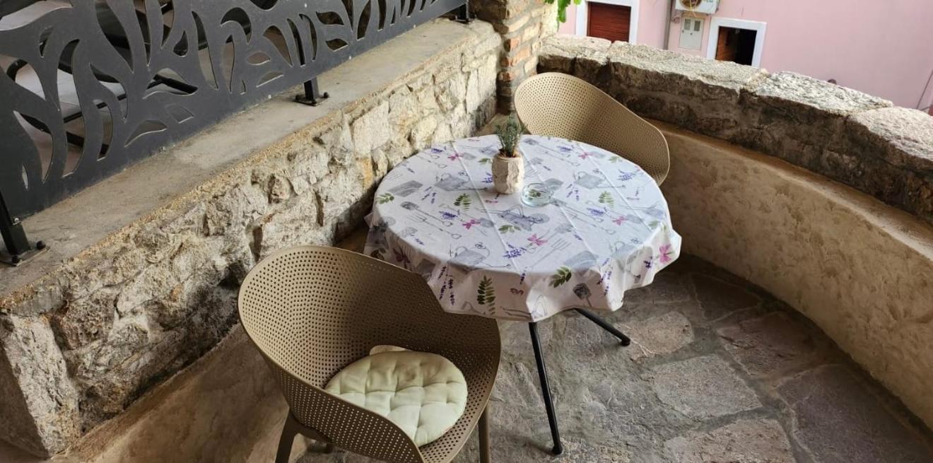 Parona Holiday Home Vrbnik Extérieur photo
